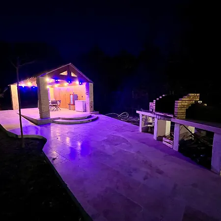 Terrain Avec Mobil-home Campsite