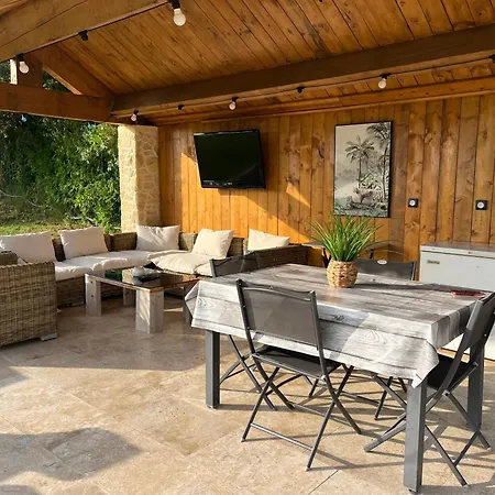 Terrain Avec Mobil-home Campsite